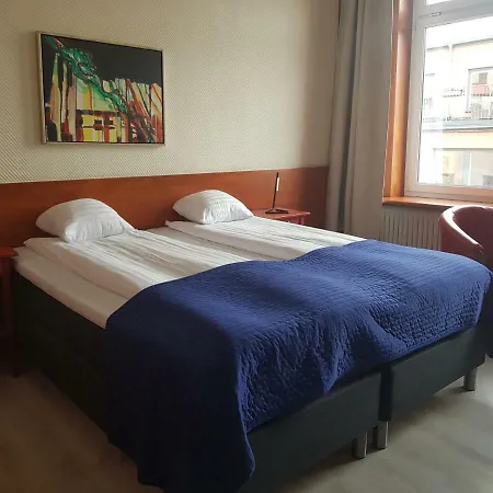 מלון Astoria 3*
